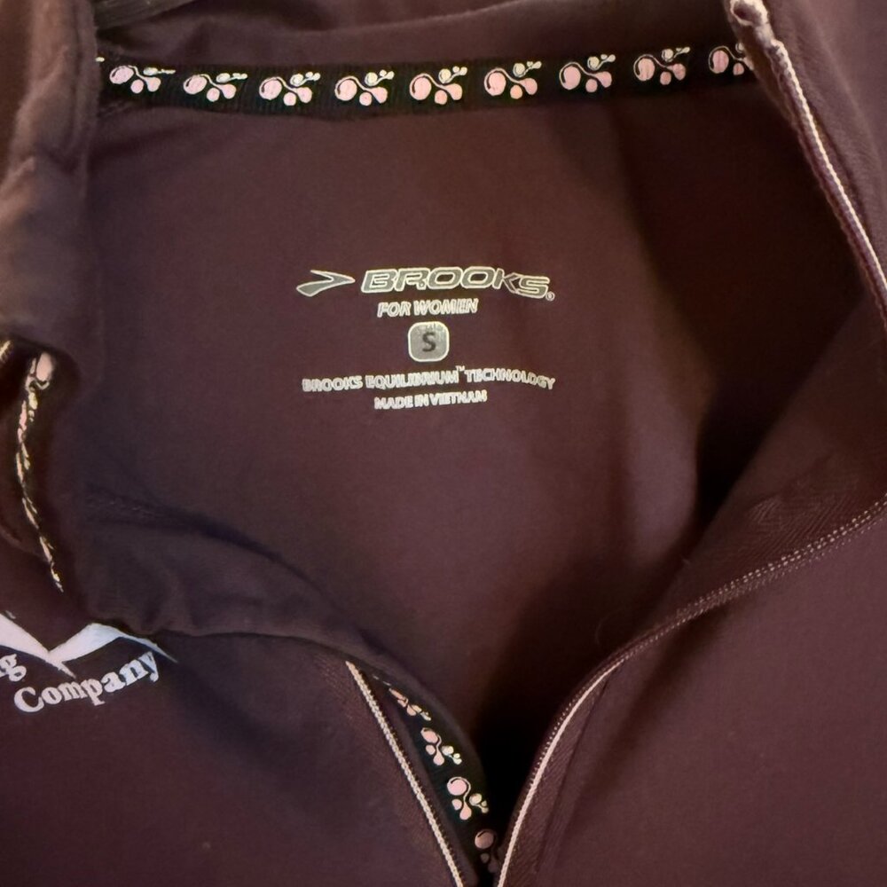 GUC Brooks 1/4 Zip Long-Sleeve Running Top (Colorado) - Picture 2 of 4